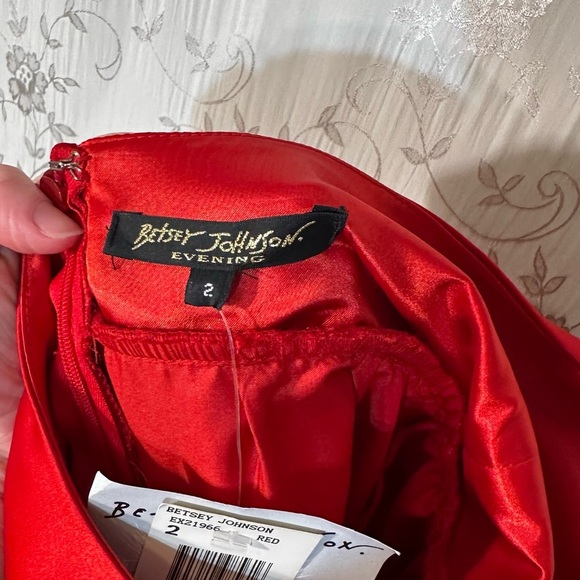 Betsey Johnson Red Tulip Layered Midi Dress – Size 2 (NWT, Vintage) - Picture 2 of 7